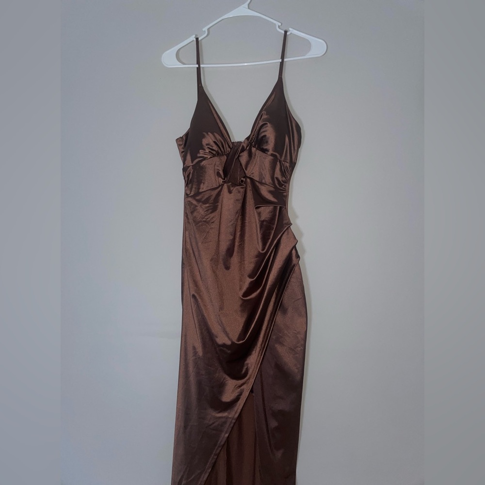 Long satin brown dress from Windsor (Size M)
